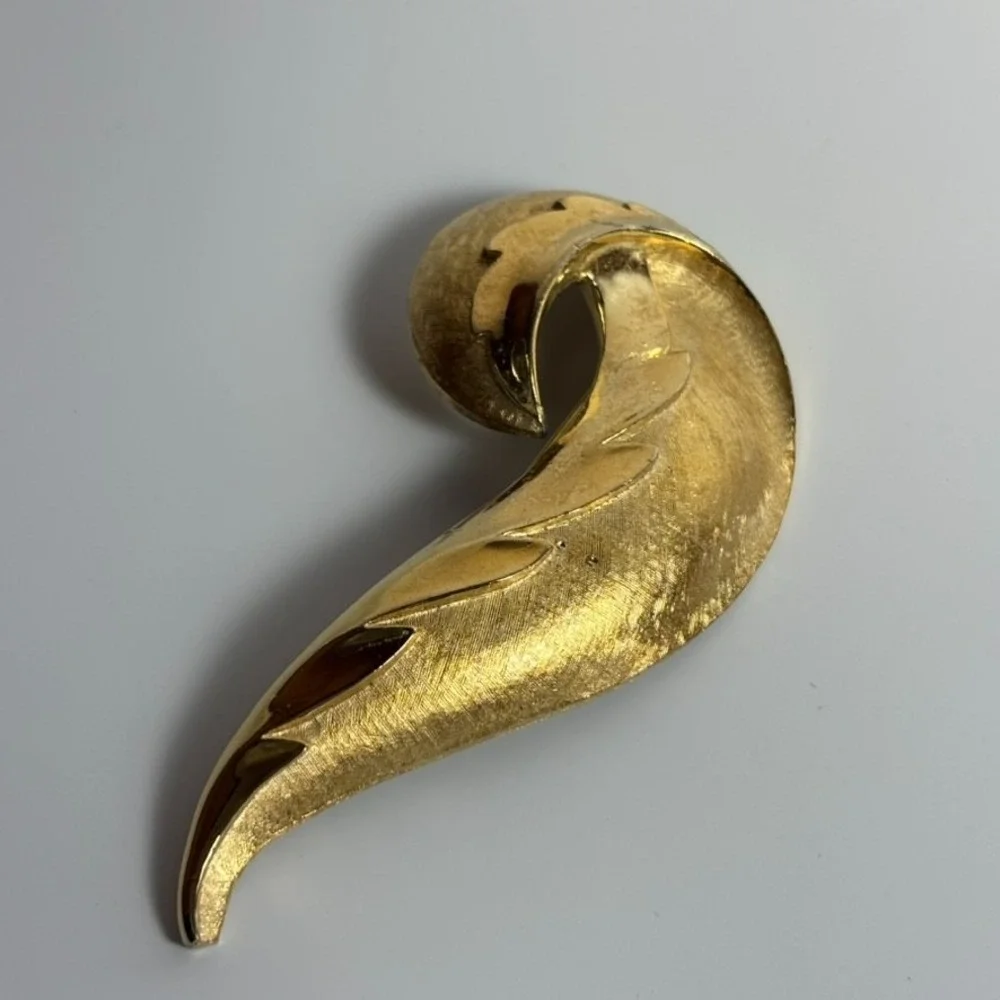 Brooch Lot Vintage‎ Hobe Trifari Silver Gold Tone Leaves Unique Collar Design
